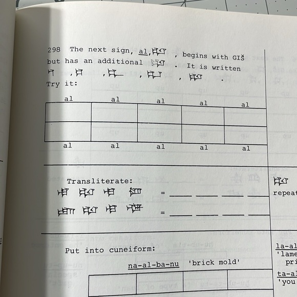 A Workbook of Cuneiform Signs by Daniel C Snell c1979 - Picture 12 of 13